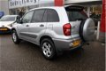 Toyota RAV4 - 5 deurs 2.4i 2WD comfort | 1e eigenaar | Cruisecontrol | airco | trekhaak | dakspoiler - 1 - Thumbnail