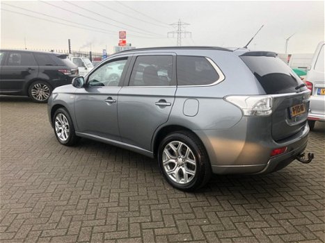 Mitsubishi Outlander - 2.0 PHEV Instyle+ 1e Eingenaar, dealer onderhouden Luxe uitvoering - 1