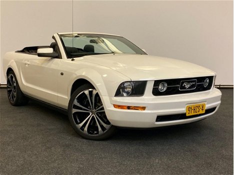 Ford Mustang - USA 4.0 V6 , ZEER MOOI, WEINIG KM - 1