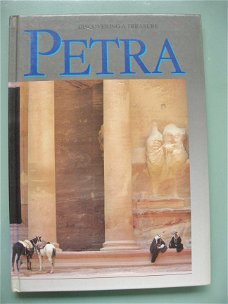 Discovering a treasure  -  Petra