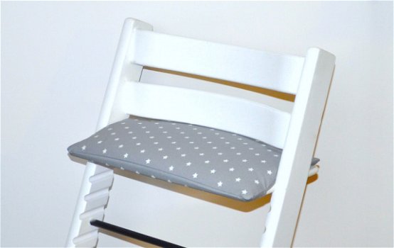 Gecoat grijs witte sterren' zitkussen voor stokke tripp trapp kinderstoel - 1