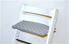 Gecoat grijs witte sterren' zitkussen voor stokke tripp trapp kinderstoel