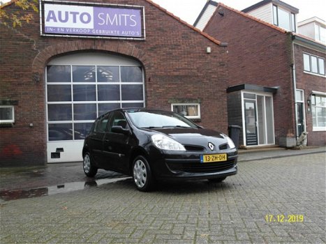 Renault Clio - 1.2-16V Expression 5 deurs - 1