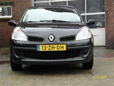 Renault Clio - 1.2-16V Expression 5 deurs - 1