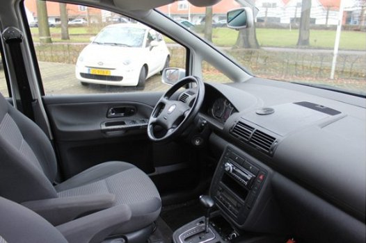 Seat Alhambra - 1.8-20VT AUTOMAAT *YOUNGTIMER* 7-PERS. / AIRCO-ECC / CRUISE CTR. / TREKHAAK / EL. PA - 1