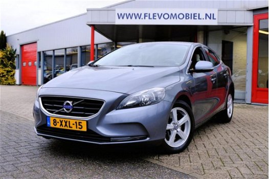 Volvo V40 - 2.0 D4 Momentum 190pk Navi/LMV/PDC - 1