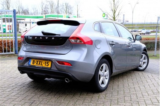 Volvo V40 - 2.0 D4 Momentum 190pk Navi/LMV/PDC - 1