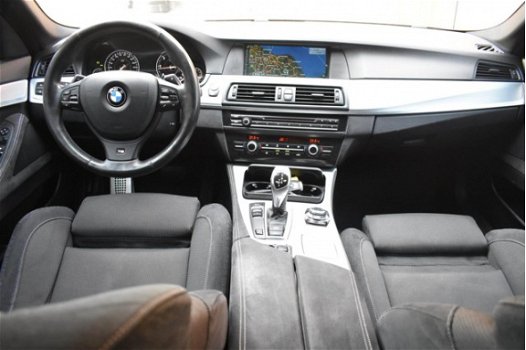 BMW 5-serie - 520d '13 Xenon Navi M-pakket Facelift - 1