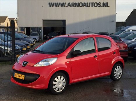 Peugeot 107 - 1.0-12V XR 5-DEURS, STUURBEKRACHTIGING, RADIO-CD-MP3-AUX, AIRBAGS, WEGENBELASTING MAAR - 1