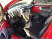 Peugeot 107 - 1.0-12V XR 5-DEURS, STUURBEKRACHTIGING, RADIO-CD-MP3-AUX, AIRBAGS, WEGENBELASTING MAAR - 1 - Thumbnail