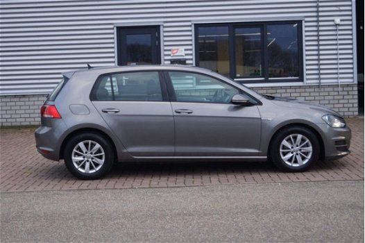 Volkswagen Golf - 1.6 TDI Comfortline BlueMotion - 1