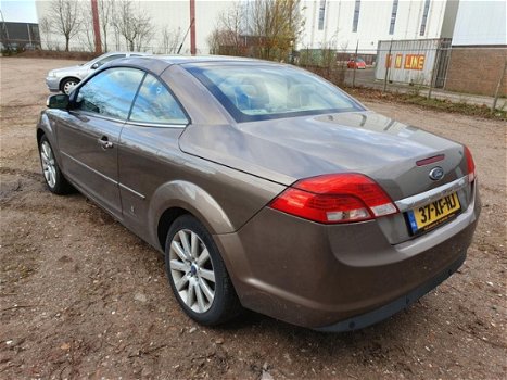 Ford Focus Coupé-Cabriolet - 2.0-16V Titanium - 1