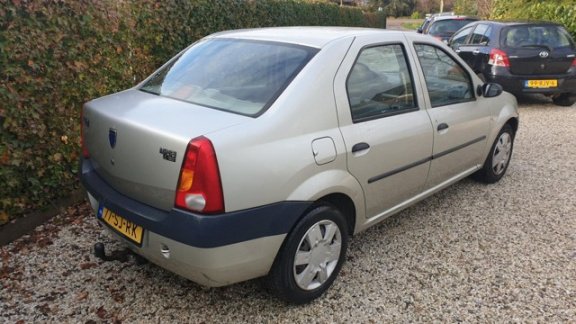 Dacia Logan - 1.6 Lauréate - 1