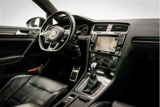 Volkswagen Golf - 1.4 TSi 204 Pk GTE DSG | Excl. BTW | Leder | Navigatie | Full LED | Sportstoelen - 1