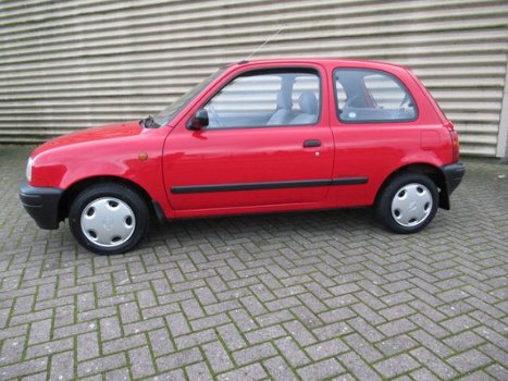 Nissan Micra - 1.0 L AUTOMAAT [ Stuurbekrachtiging, trekhaak, audio ] - 1