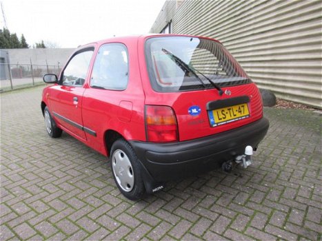 Nissan Micra - 1.0 L AUTOMAAT [ Stuurbekrachtiging, trekhaak, audio ] - 1