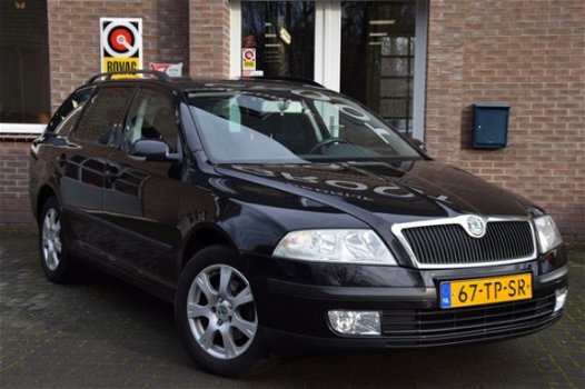 Skoda Octavia Combi - 1.6 AMBIENTE - 1