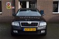 Skoda Octavia Combi - 1.6 AMBIENTE - 1 - Thumbnail