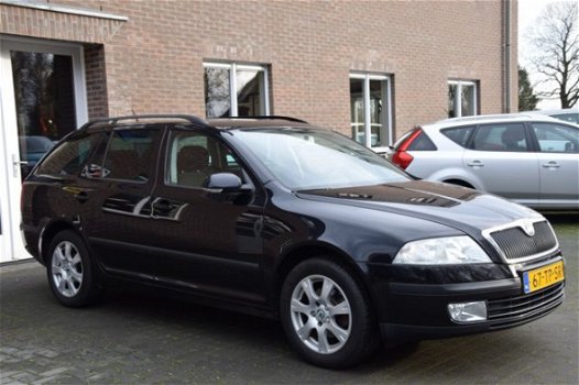 Skoda Octavia Combi - 1.6 AMBIENTE - 1