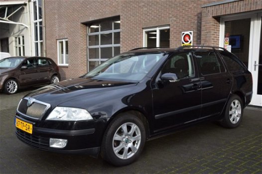 Skoda Octavia Combi - 1.6 AMBIENTE - 1