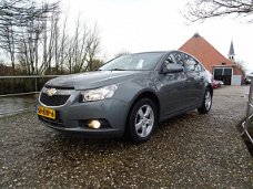 Chevrolet Cruze - 1.8 LS Slechts 49.000 Km + Airco Nu € 6.975,