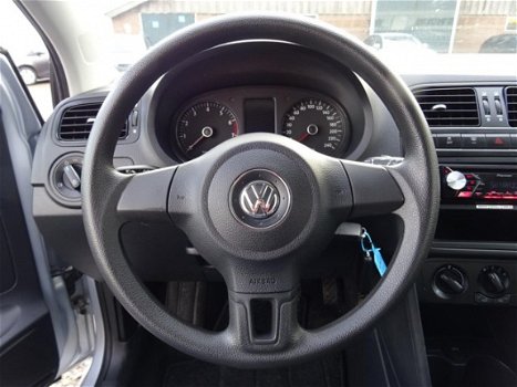 Volkswagen Polo - 1.4-16V Trendline Slechts 109.000 Km + Airco Nu € 7.499, - 1