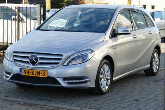 Mercedes-Benz B-klasse - 180 Ambition ORG NL 1-Eig, Navi, Xenon, Led, 16