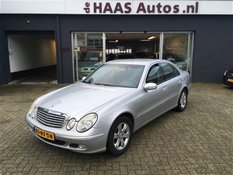 Mercedes-Benz E-klasse - 220 CDI Elegance / NAVI / SEDAN / GEEN ROEST / NETJES / TREKHAAK / NAP / AU - 1