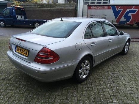 Mercedes-Benz E-klasse - 220 CDI Elegance / NAVI / SEDAN / GEEN ROEST / NETJES / TREKHAAK / NAP / AU - 1