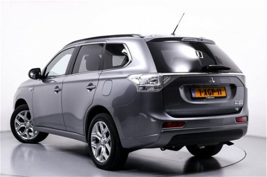 Mitsubishi Outlander - 2.0 PHEV Executive Edition Excl BTW Automaat LMV ECC Navigatie Cruise Control - 1