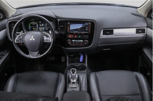 Mitsubishi Outlander - 2.0 PHEV Executive Edition Excl BTW Automaat LMV ECC Navigatie Cruise Control - 1