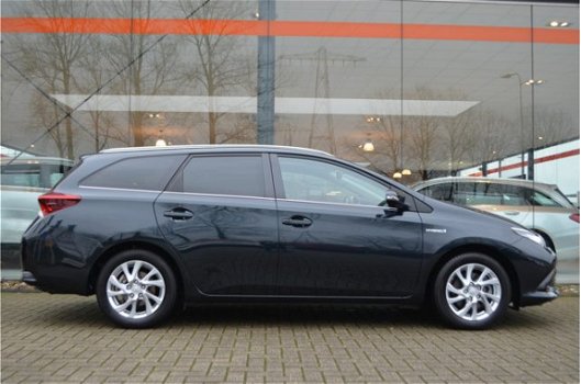 Toyota Auris Touring Sports - 1.8 Hybrid Dynamic, Nw Mod, Pano, 12-2015, Dealeronderhouden, 1e Eig, - 1