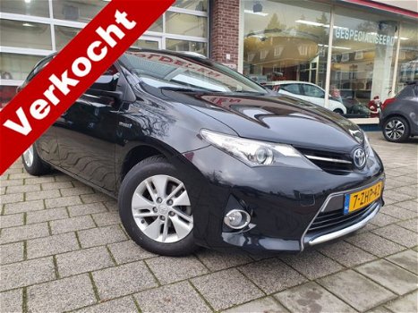 Toyota Auris Touring Sports - 1.8 Hybrid Aspiration Navi/Climate/Trekhaak - 1