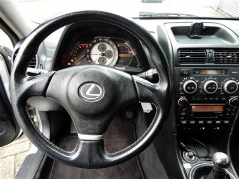 Lexus IS - 200 Executive Business 155PK Leer | Clima | PDC - 1