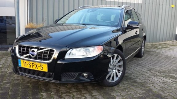 Volvo V70 - T4 LIMITED EDITION Schuifdak/Leer - 1