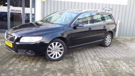 Volvo V70 - T4 LIMITED EDITION Schuifdak/Leer - 1