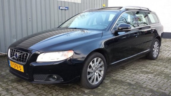 Volvo V70 - T4 LIMITED EDITION Schuifdak/Leer - 1