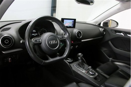 Audi A3 Sportback - 1.6 TDI Ambition Pro Line S-Tronic Leder Navigatie Sportstuur/Stoelen Cruise Con - 1