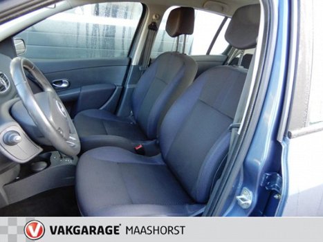 Renault Clio - 1.6-16V Privilège /cruise control/trekhaak/automaat/parkeersensoren achter - 1