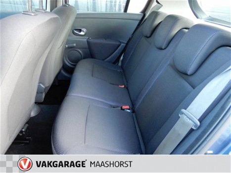 Renault Clio - 1.6-16V Privilège /cruise control/trekhaak/automaat/parkeersensoren achter - 1