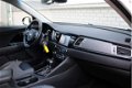 Kia Niro - 1.6 GDi Hybrid First Edition Automaat | Navigatie | Parkeercamera | Leder/Stof Interieur - 1 - Thumbnail