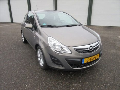 Opel Corsa - 1.4-16V Design Ed - 1