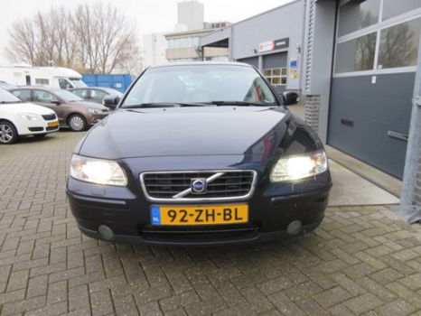 Volvo S60 - 2.4 Drivers Edition - NL AUTO - 182PK - NAVI - LEER - PDC - TREKHAAK - XENON - STOELVERW - 1