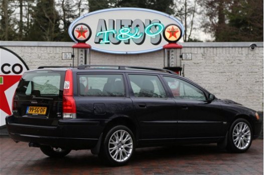 Volvo V70 - 2.5T AWD Summum Full options Yountimer - 1