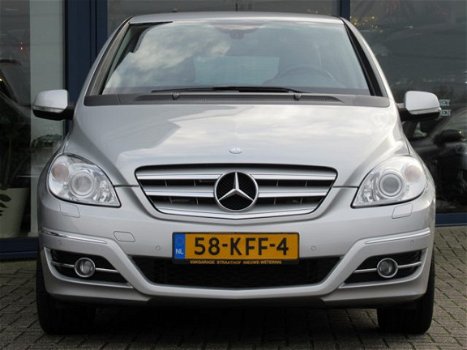 Mercedes-Benz B-klasse - 200 Xenon / Navigatie / Leder / Parkeersensoren V + A / 17'' LMV - 1