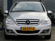 Mercedes-Benz B-klasse - 200 Xenon / Navigatie / Leder / Parkeersensoren V + A / 17'' LMV