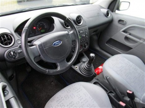 Ford Fiesta - 1.3 CORE (APK t/m 01-11-2020) - 1