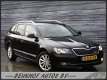 Skoda Superb Combi - 1.6 TDI Ambition Business Xenon trekhaak Navi Elek Stoelen - 1 - Thumbnail