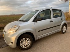 Daihatsu Sirion 2 - 1.0-12V Trend / 2008