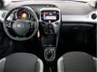 Toyota Aygo - 1.0 VVT-i x-play Automaat, Airco, Apple Carplay+Android Auto - 1 - Thumbnail